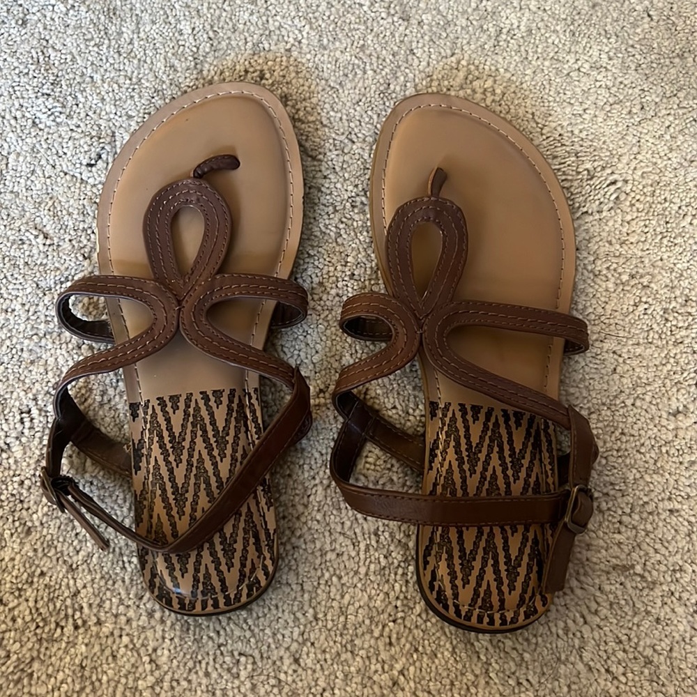 NWOT Women’s size 7 sandals